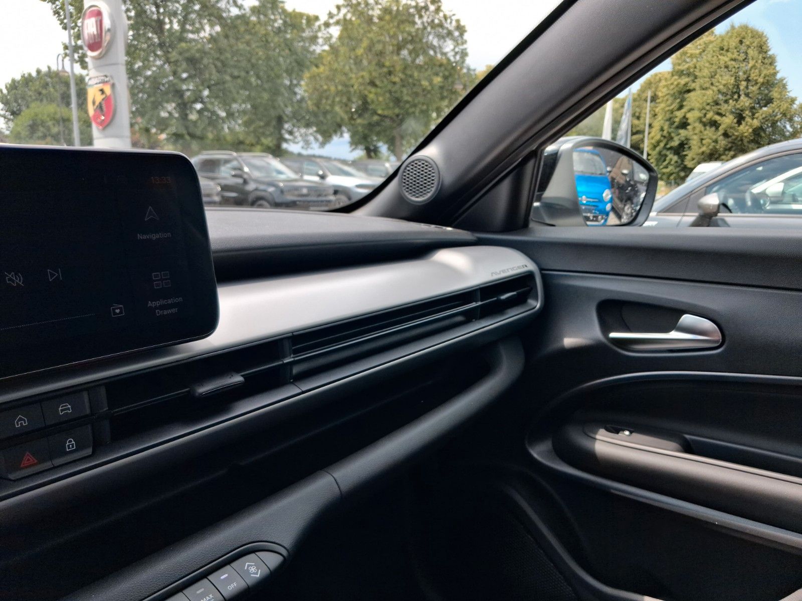 Fahrzeugabbildung Jeep Altitude Black Edition Leder Massage ACC