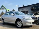 Skoda OctaviaAmbiente/28KM/Scheckheft/Navi/12-Garantie - Skoda Octavia mit Benzin-Antrieb: Limousine, 1.2