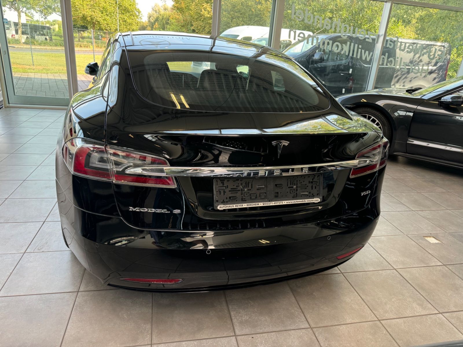 Fahrzeugabbildung Tesla Model S /Panodach/20Zoll/Vollleder-Sportsitze