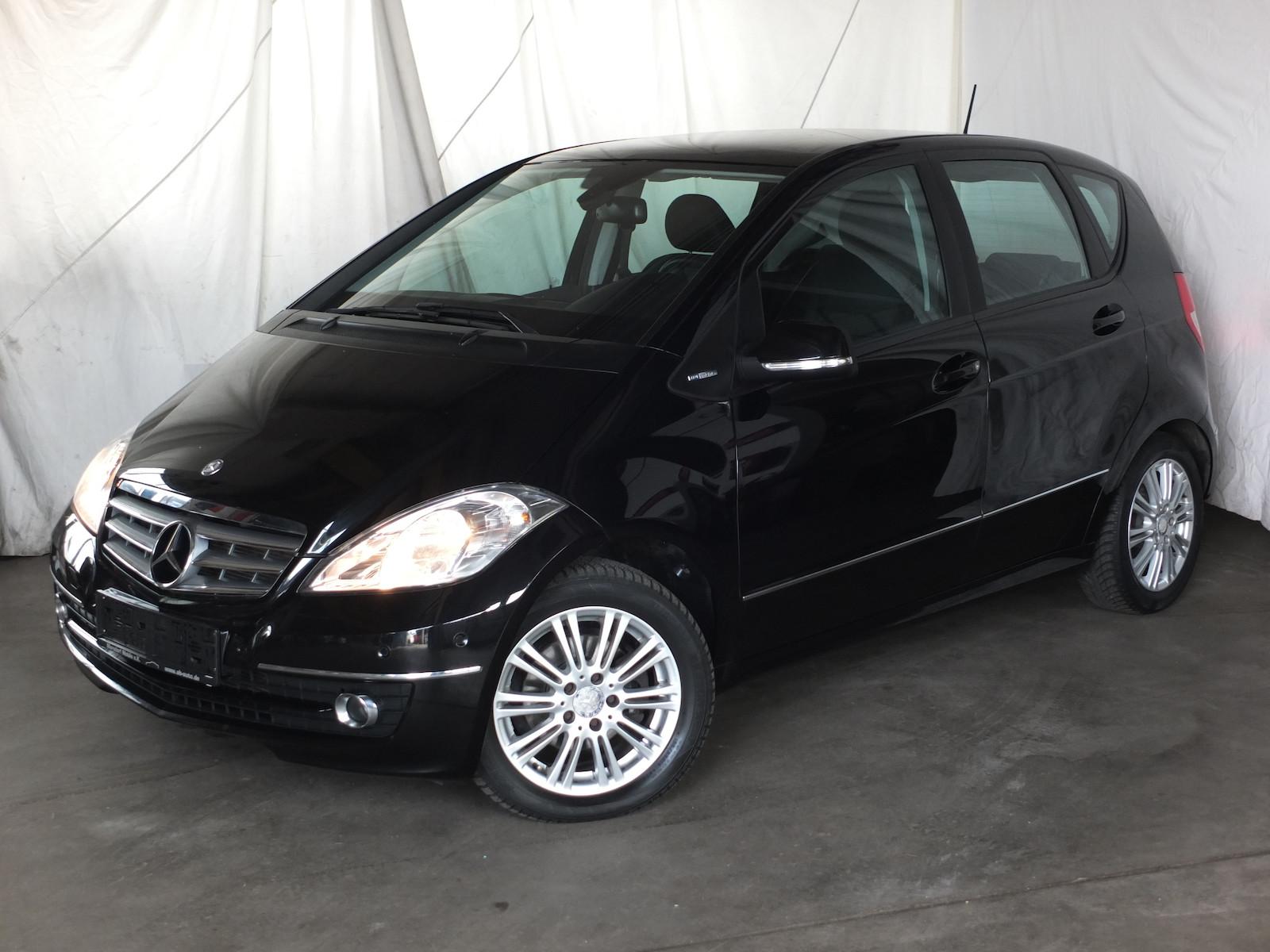 Mercedes-Benz A 160 ELEGANCE WM26: NAVI TEILLEDER PARCTRONIC S