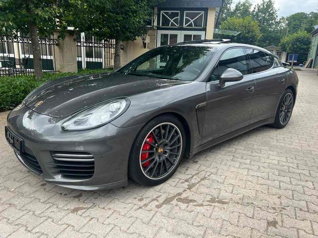 Porsche Panamera GTS Glasdach Sport Chrono Bose Glasdach