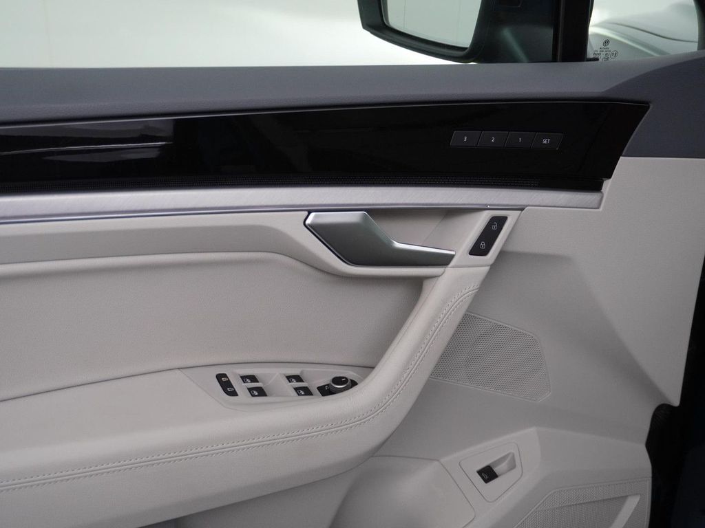 Volkswagen Touareg 3.0 TSI Elegance AHK | Pano |  kamera |