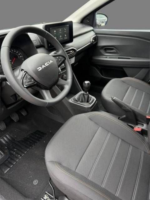 Fahrzeugabbildung Dacia Sandero Stepway Essential TCe 90