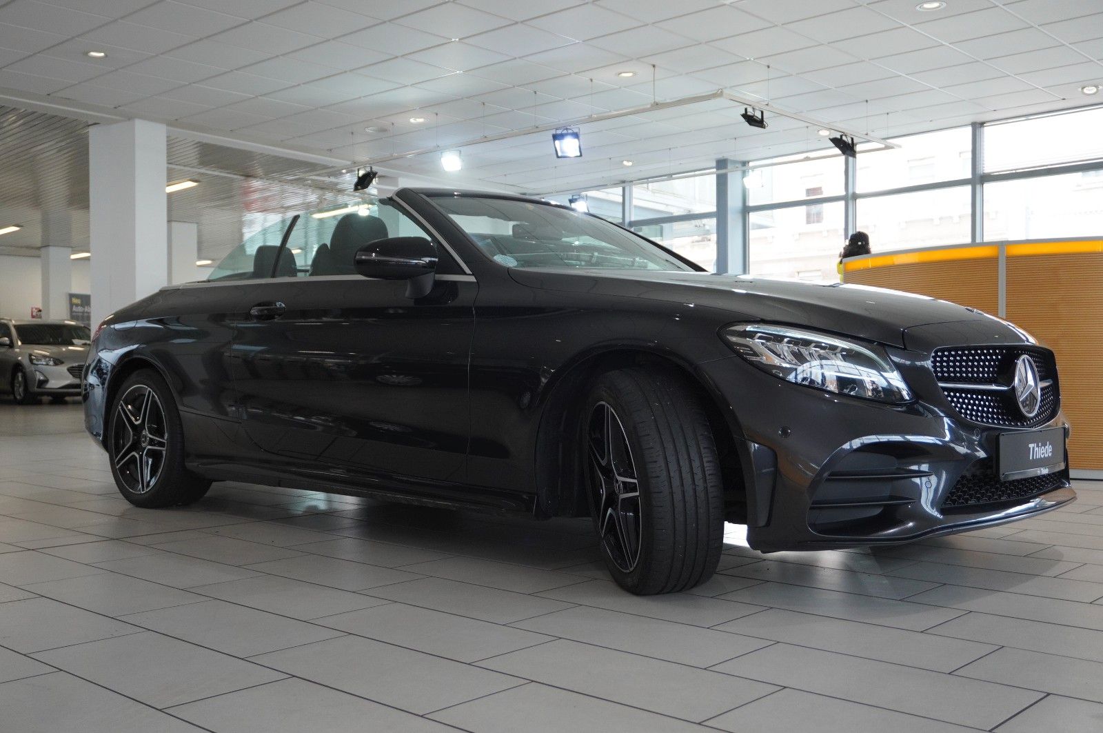 Fahrzeugabbildung Mercedes-Benz C 200 CABRIO 9G AMG LINE NAVI/LED/KAMERA/SPORT