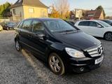 Mercedes-Benz B 160 Navi*Sitzheizung*Klima*TÜV 05/27 - Mercedes-Benz B 160 Gebrauchtwagen