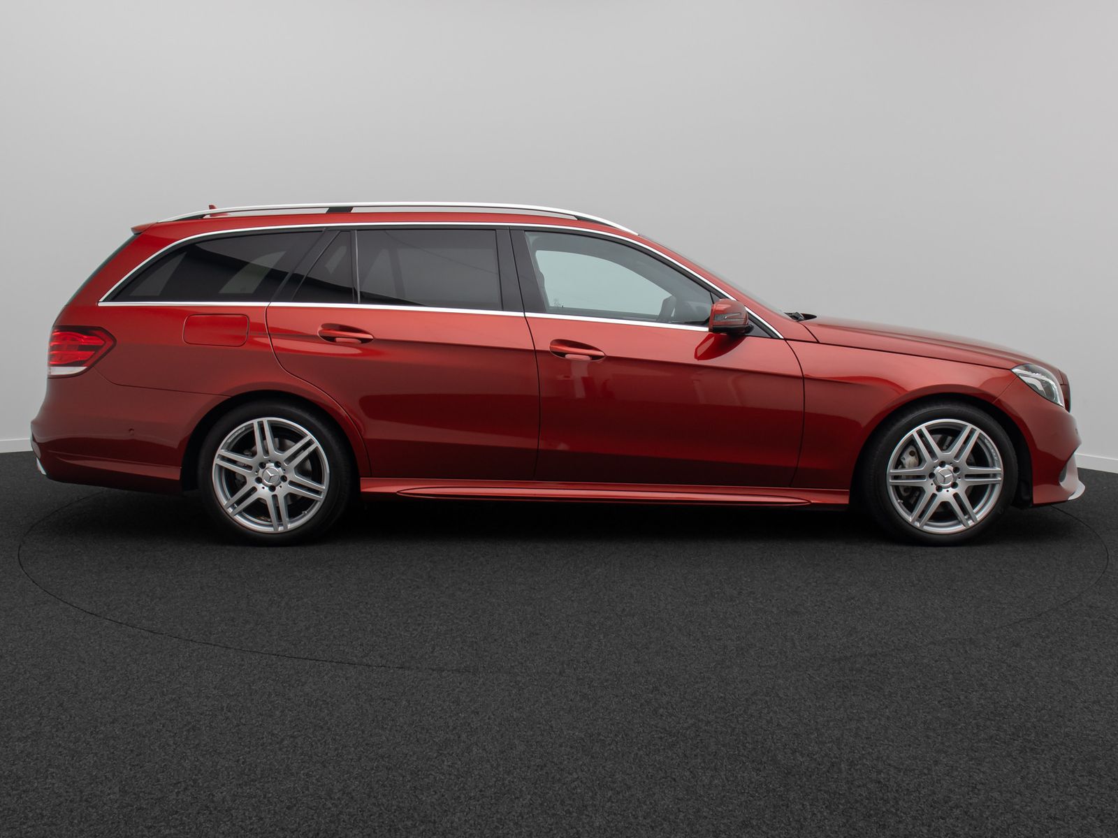 Fahrzeugabbildung Mercedes-Benz E 350 BlueTEC PDC Navi Tempomat LED Leder 18Zoll