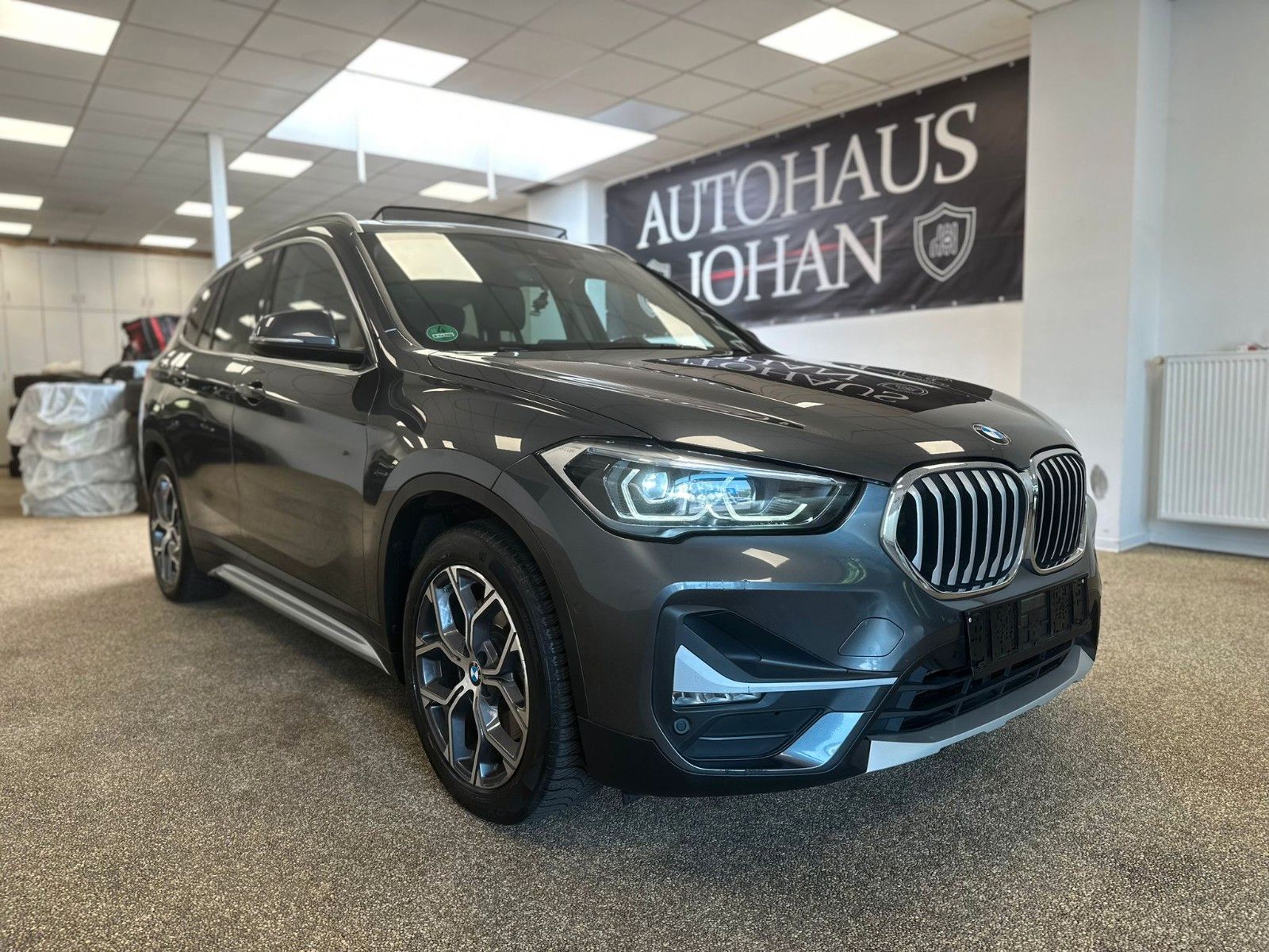 BMW X1 XDrive 25 e XLine PANORAMA Haed-up Display