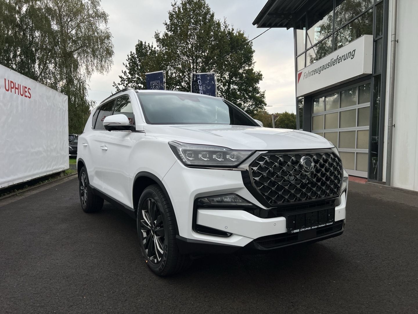 Fahrzeugabbildung KGM Rexton Blackline 4x2 e-XDi  3,5 t AHK-Last
