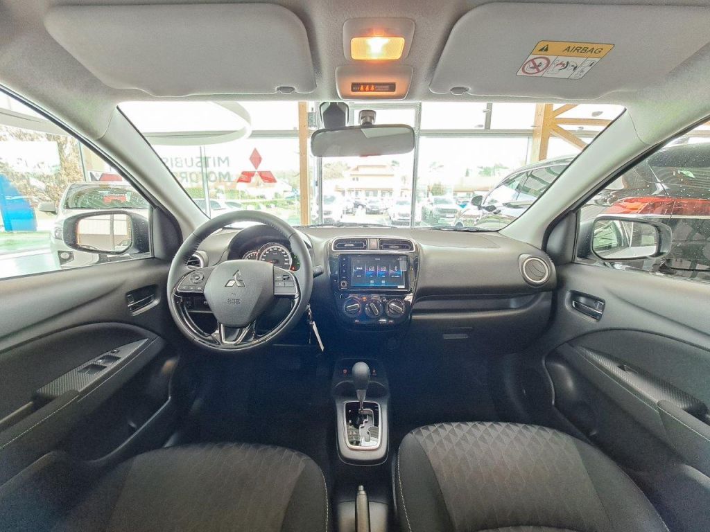 Fahrzeugabbildung Mitsubishi Space Star Select + Automatik