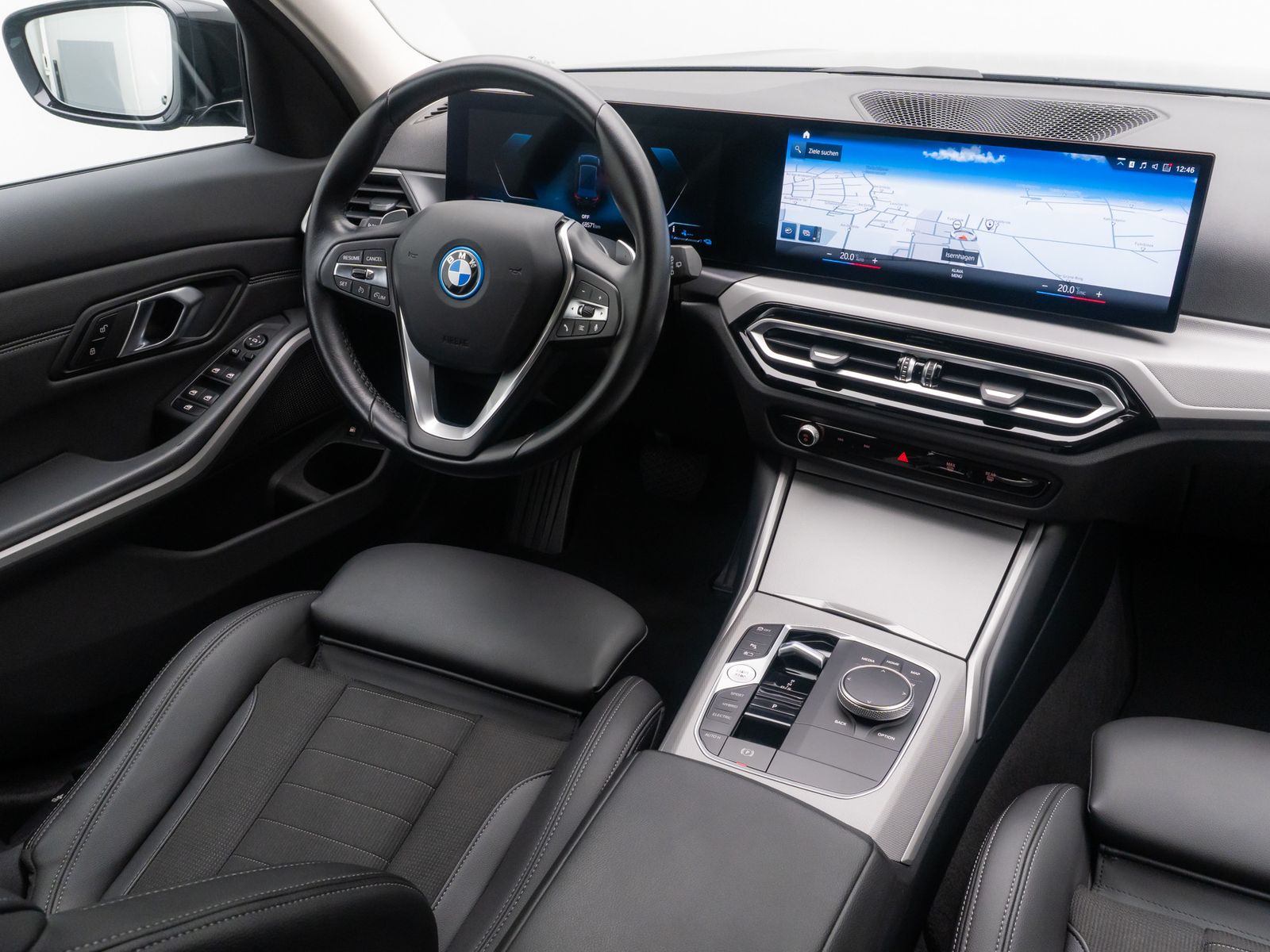 Fahrzeugabbildung BMW 330e DAB Widscreen Geschwindigkeitsreg Sport PDC