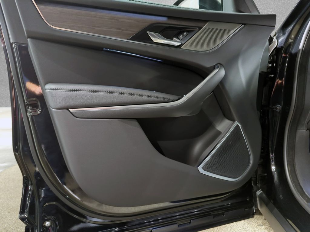 Jaguar F-Pace P400e MERIDIAN PIVI DAB 19