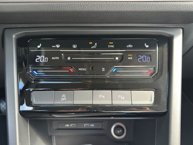 Touran 2.0 TDI Comfortline DSG NAVI ACC STANDHZ