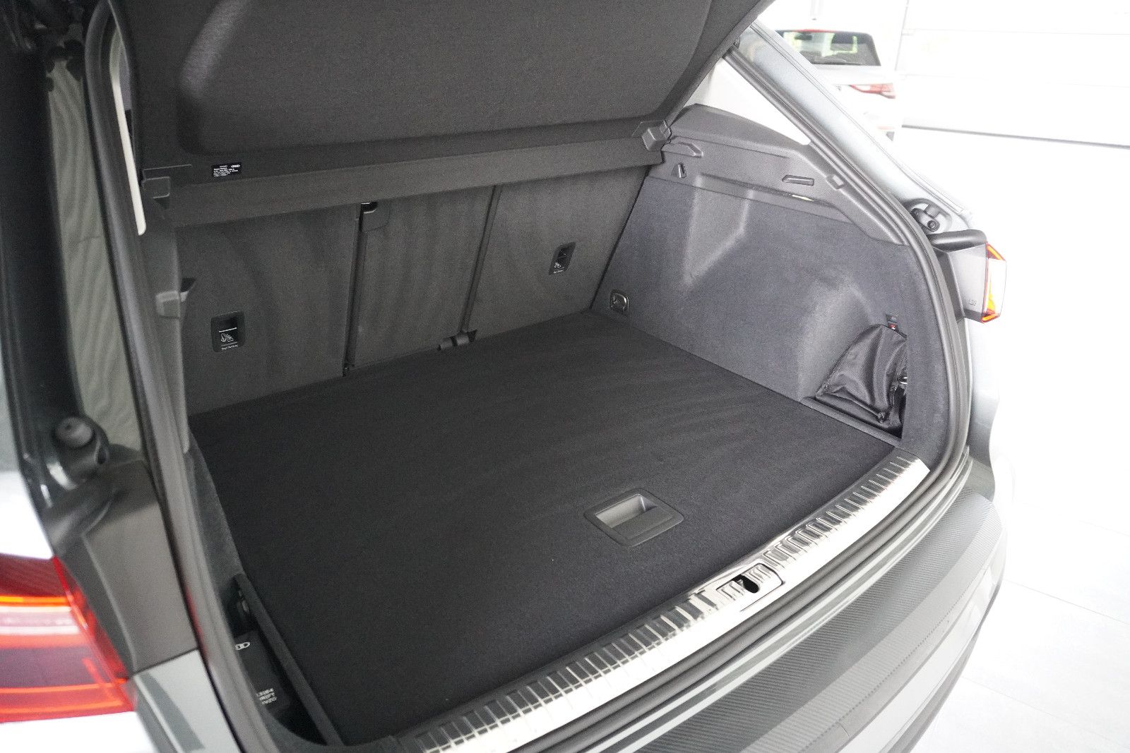Audi Q3 35 TDI S line  LED/NAVi/AHK foto 5