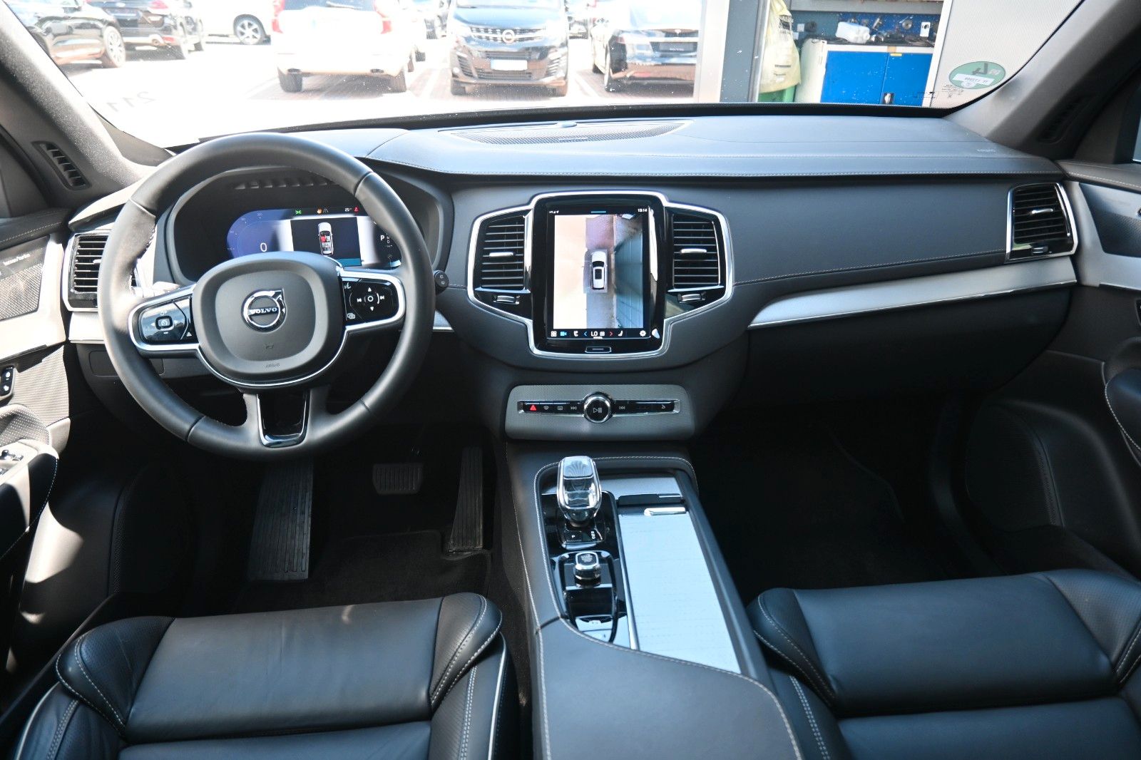 Fahrzeugabbildung Volvo XC90 B5 PlusBright*360*H/K*STHZ*LUFT*AHK*7S*PANO