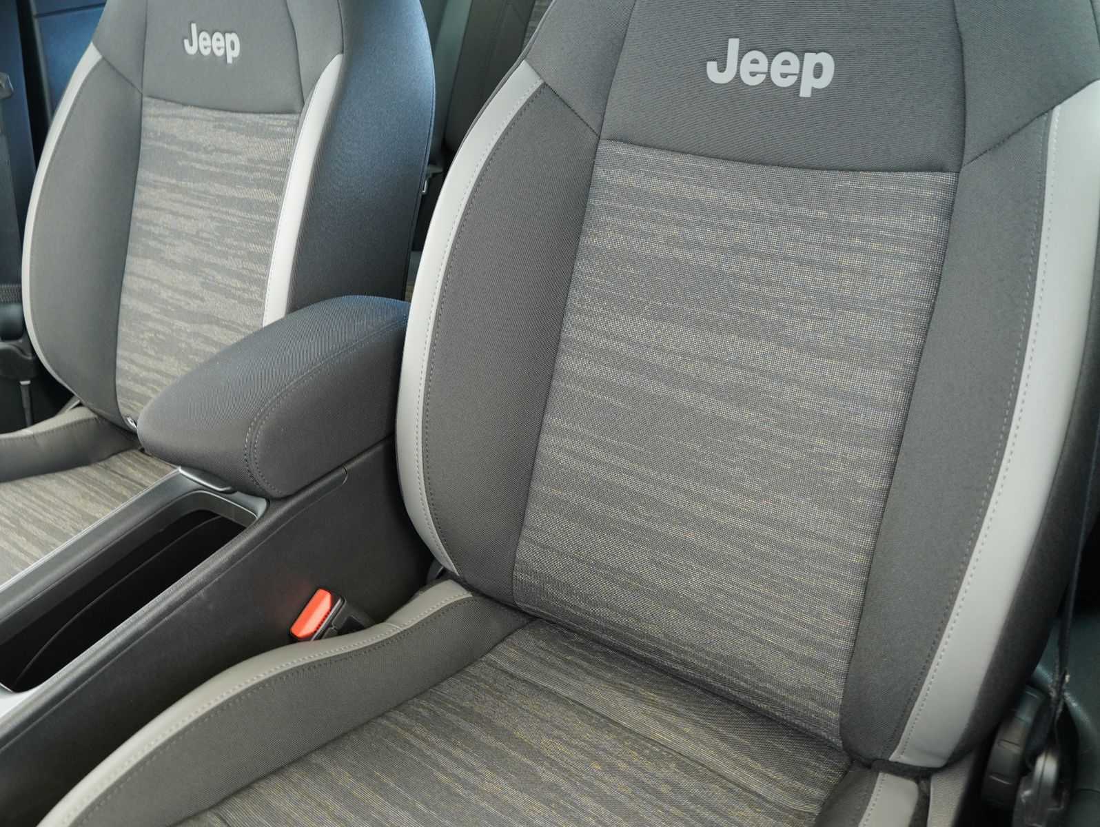 Fahrzeugabbildung Jeep Avenger 1.2 T-GDI Longitude