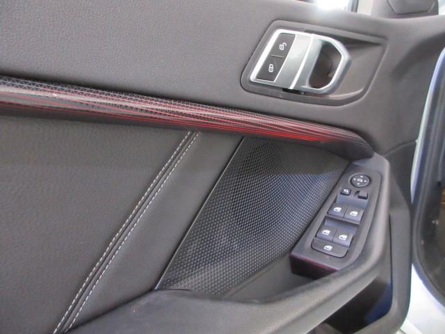 BMW 118 i SportLine LED/NAVI/SHZ/PDC/AHK/STANDHZ/17"