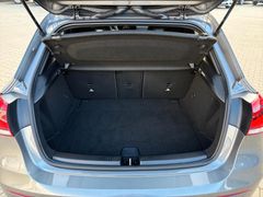 Fahrzeugabbildung Mercedes-Benz A 250 AMG-Style Leder Navi Sitzh LED 18"AMG