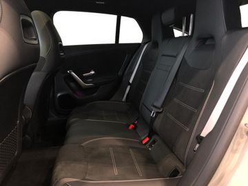 Mercedes CLA 180 Shooting Brake - 8