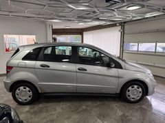 Fahrzeugabbildung Mercedes-Benz B 170 / Automatik Klimaanlage