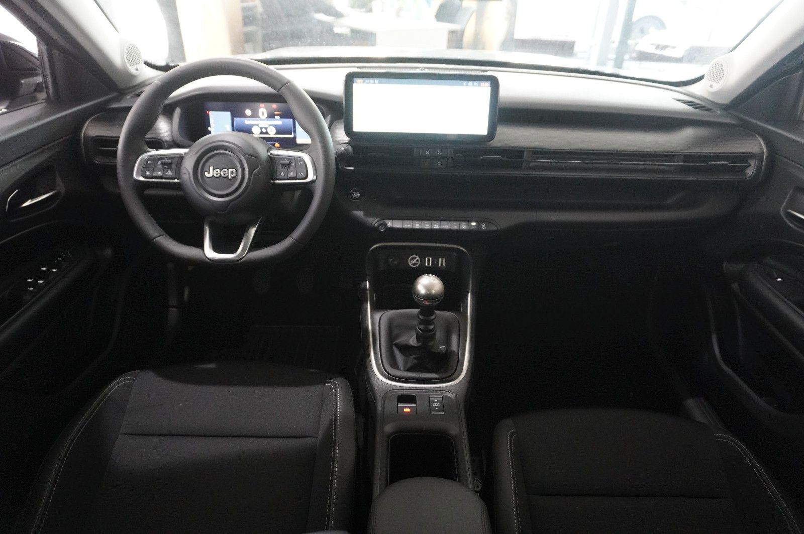 Fahrzeugabbildung Jeep Avenger 1.2 ALTITUDE MY25 NAVI/LED/KAMERA/SH/JBL
