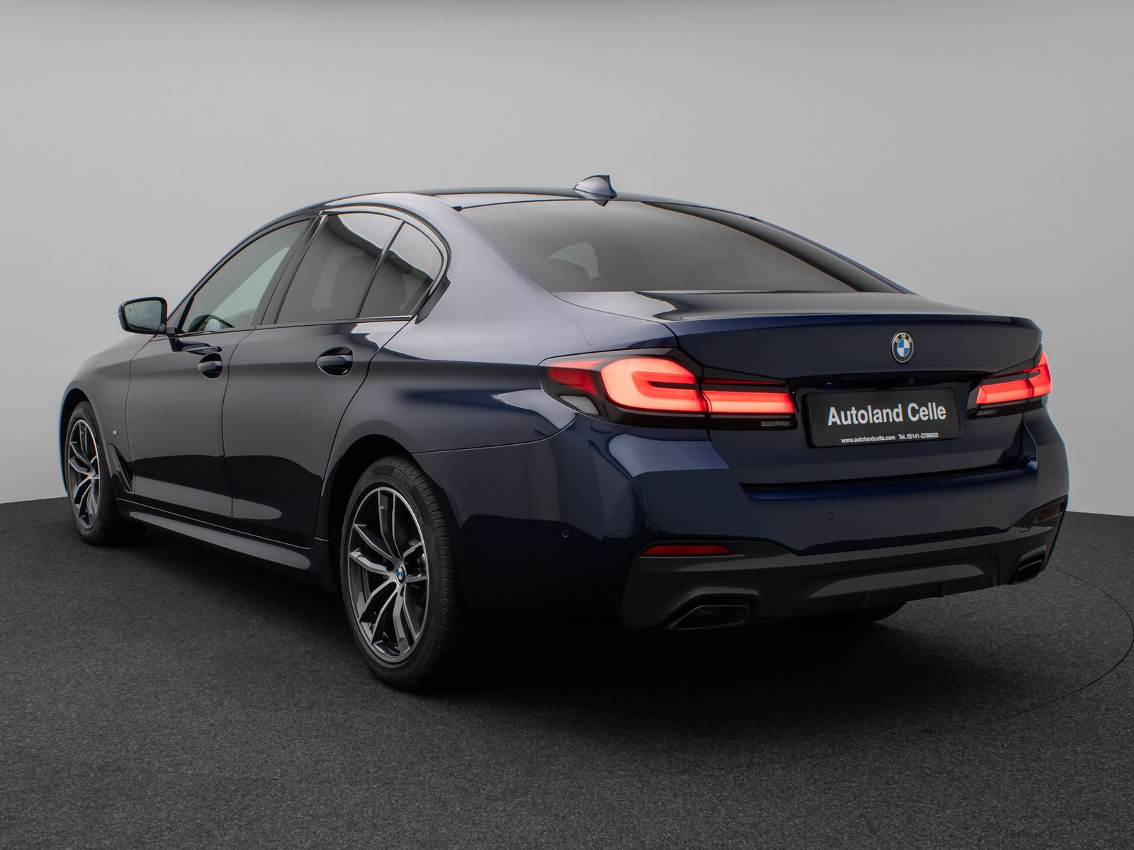 Fahrzeugabbildung BMW 540i xD M Sport Glasdach Kamera DAB H/K Massage