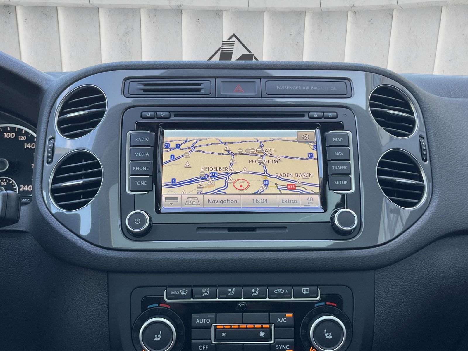 Fahrzeugabbildung Volkswagen Tiguan Sport & Style**4Motion**DSG**Leder**TOP**