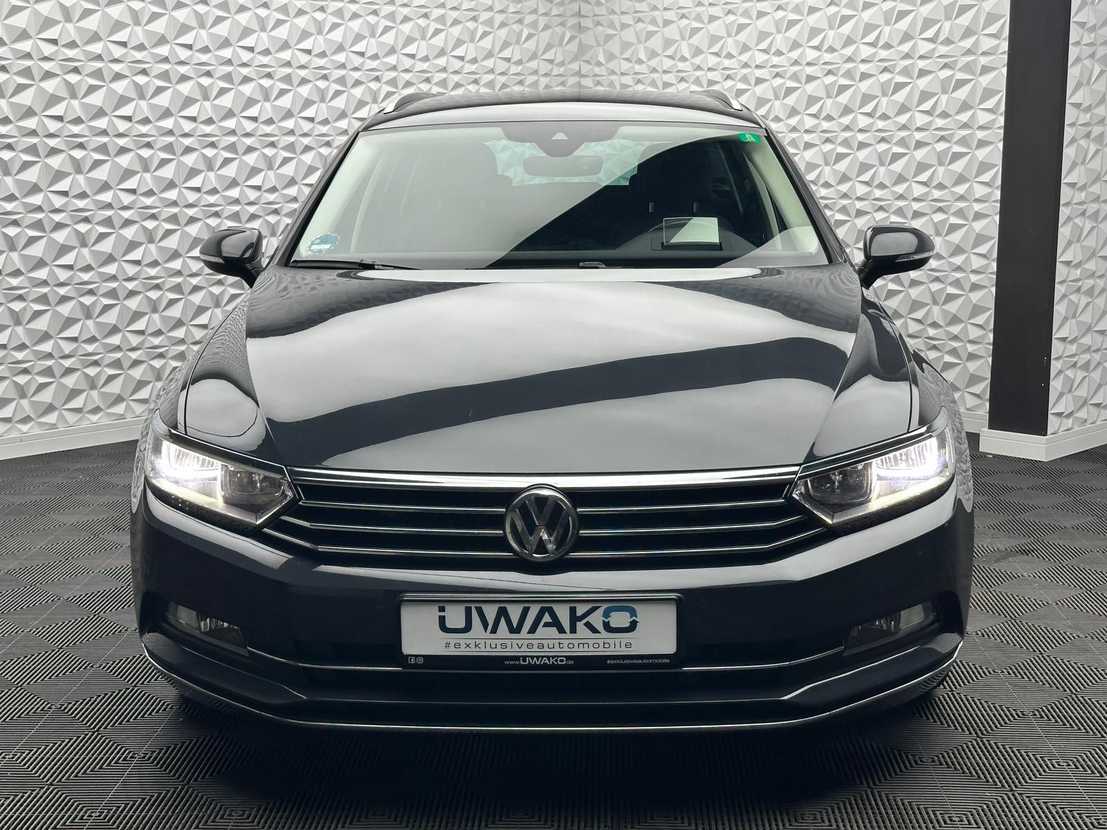 Fahrzeugabbildung Volkswagen PASSAT 2.0 TDI HIGHLINE/ACC/DCC/HUD/LED/RCAM/PDC