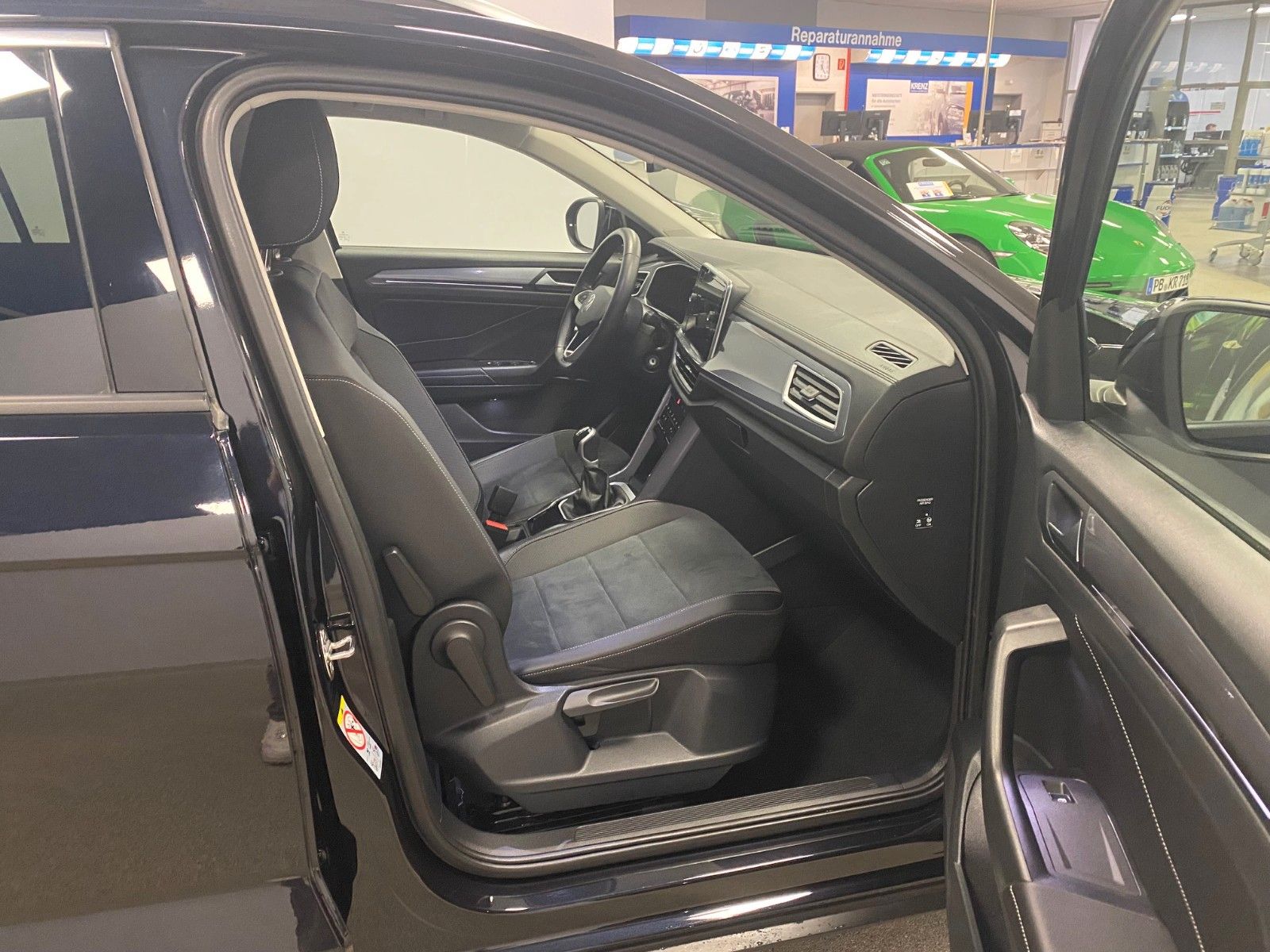 Fahrzeugabbildung Volkswagen T-Roc 1.5 TSI Style+NAVI+1.HAND+AHK+LED Plus+ACC