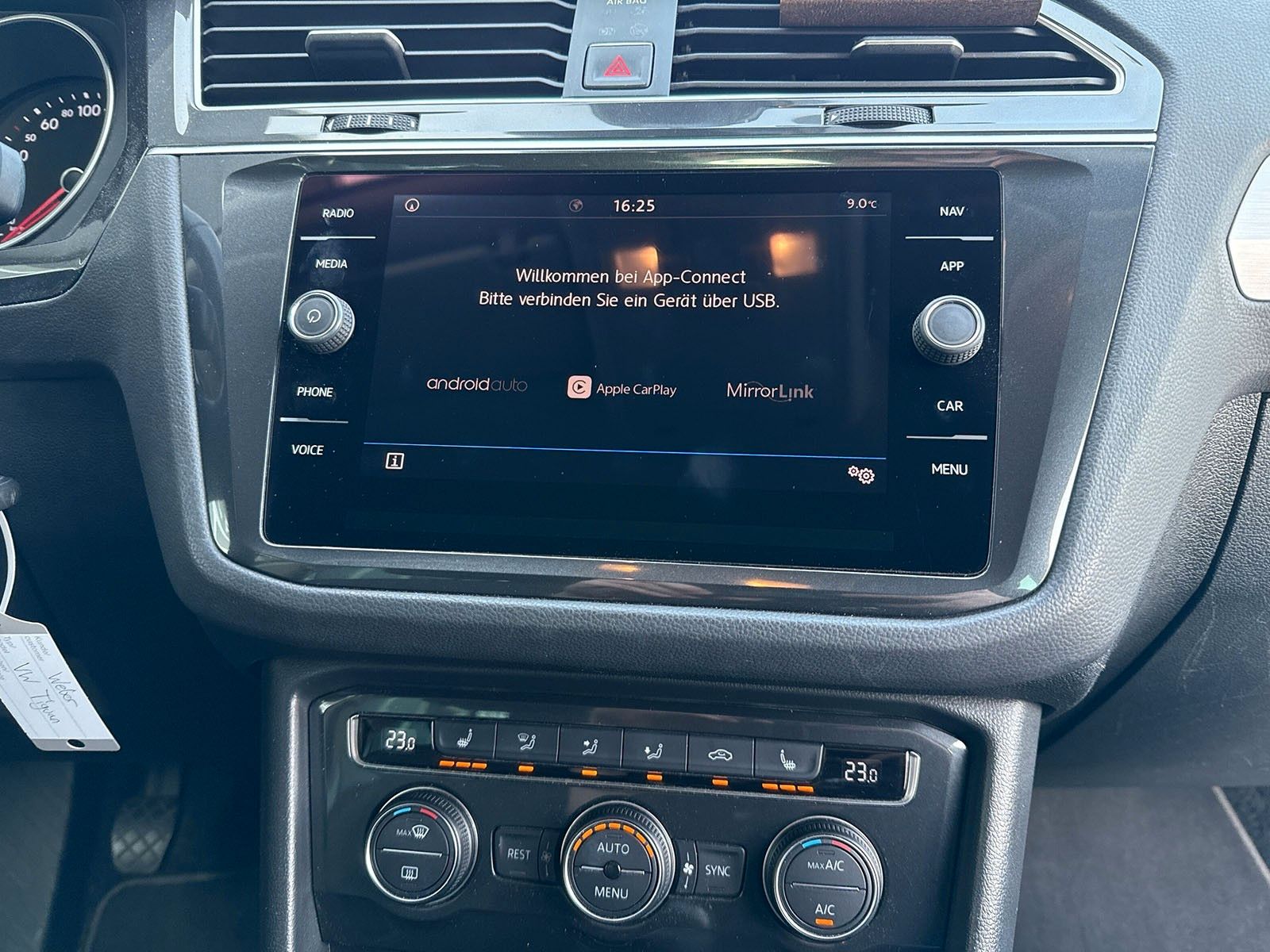 Fahrzeugabbildung Volkswagen Tiguan Comfortline *ACC*AHK*Carplay*Navi*DAB+