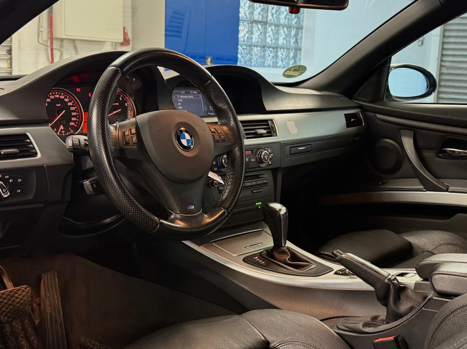 BMW 330i Cabrio*M-SPORT*NAVI*XENON*DEUTSCHES FZG*