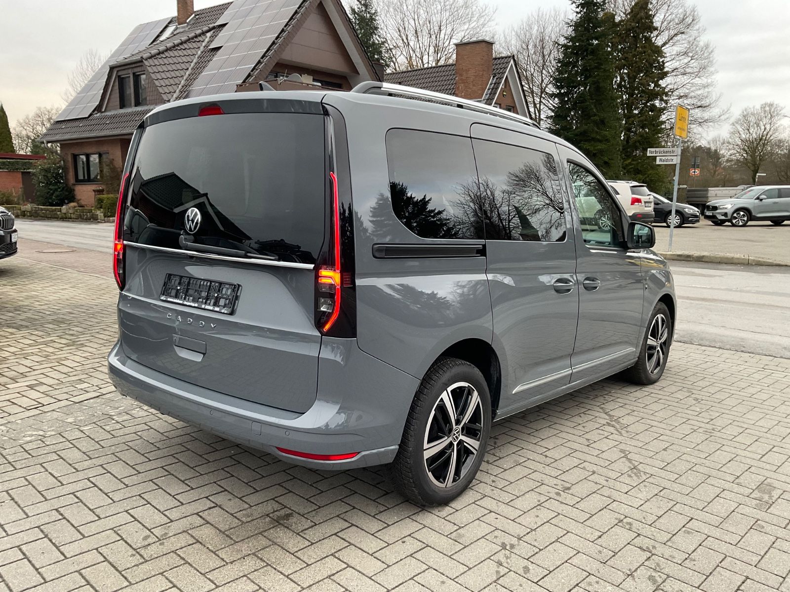 Fahrzeugabbildung Volkswagen Caddy 2.0 TDI DSG,Auto,Style,Navi,ACC,LED
