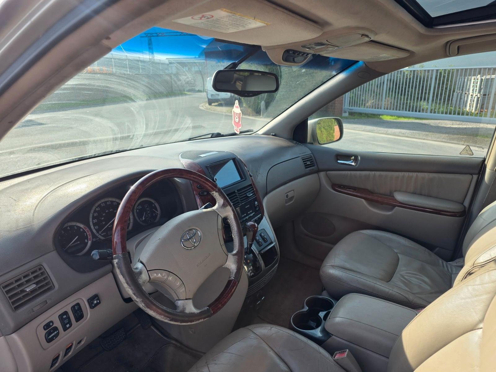 Toyota Sienna 2004 — photo 14