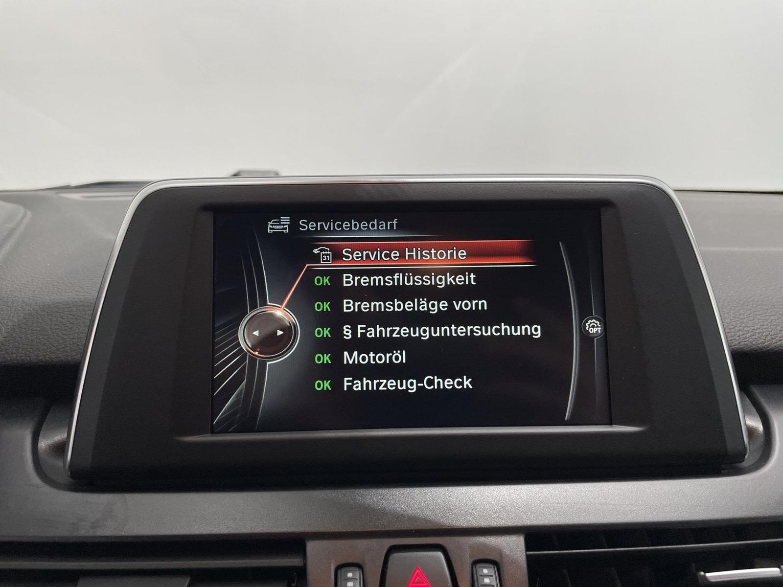 BMW 220i Active Tourer Advantage Tempomat AHK schw.