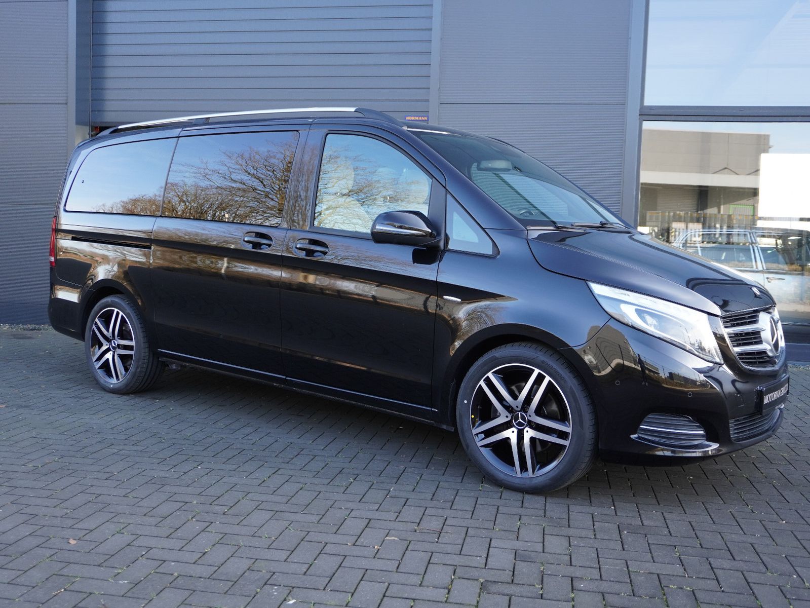 Fahrzeugabbildung Mercedes-Benz V 250 d EXCLUSIVE EDITION