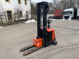 BT Fahrerstand Hochhubwagen Elektro SPE160 Triplex - BT LKWs