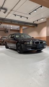 BMW 728i - BMW 7er Reihe mit Benzin-Antrieb