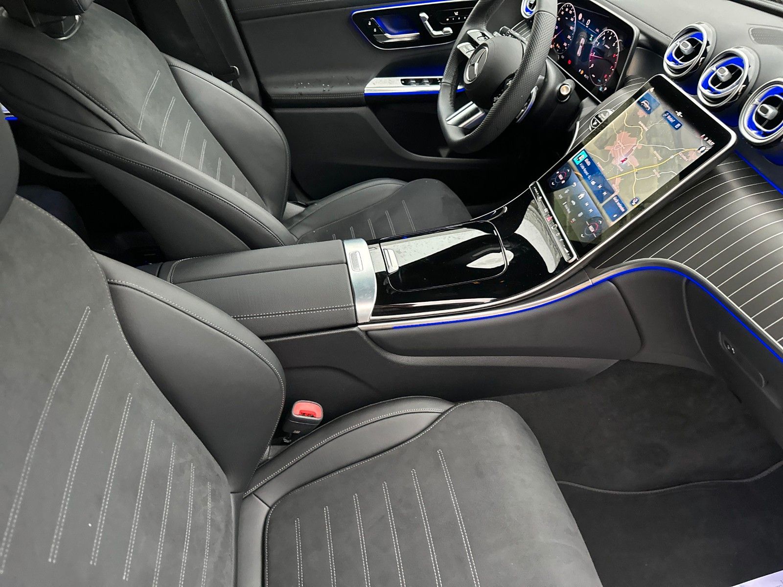 Fahrzeugabbildung Mercedes-Benz GLC 200 4Matic Edition AMG Line, WINTER-PAKET