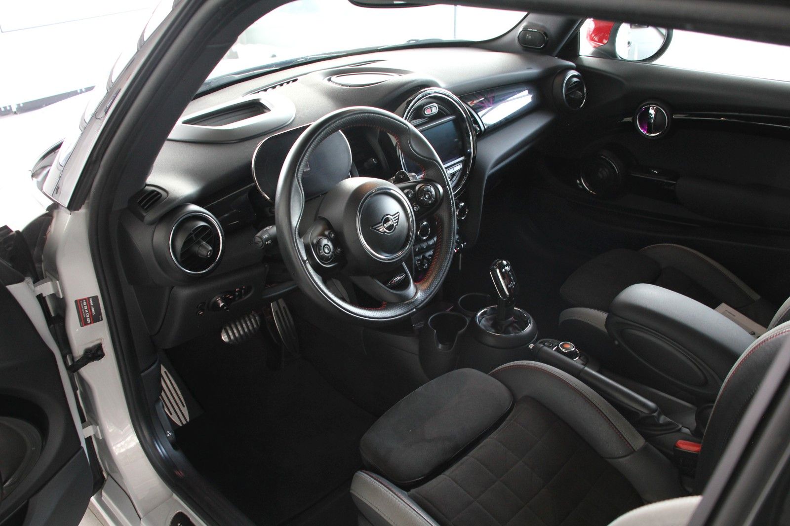 Fahrzeugabbildung MINI John Cooper Works