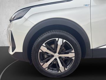 Peugeot 5008 Allure Pack 1.2 PureTech 130 +Navi+Kam.+SHZ