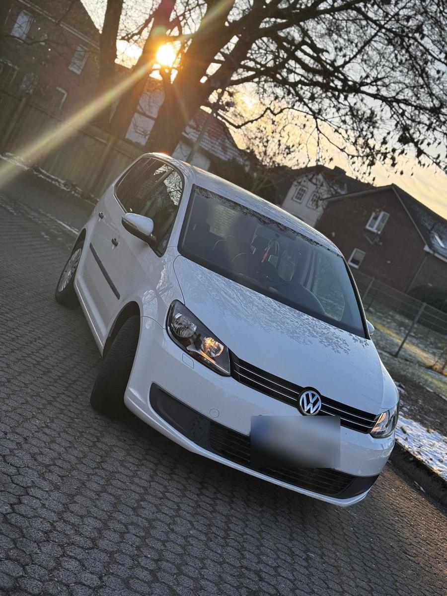 Volkswagen Touran 2011 — photo 11