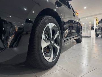 Bild 7 Suzuki Swift Comfort+ CVT Navi LED ACC Apple CarPlay An