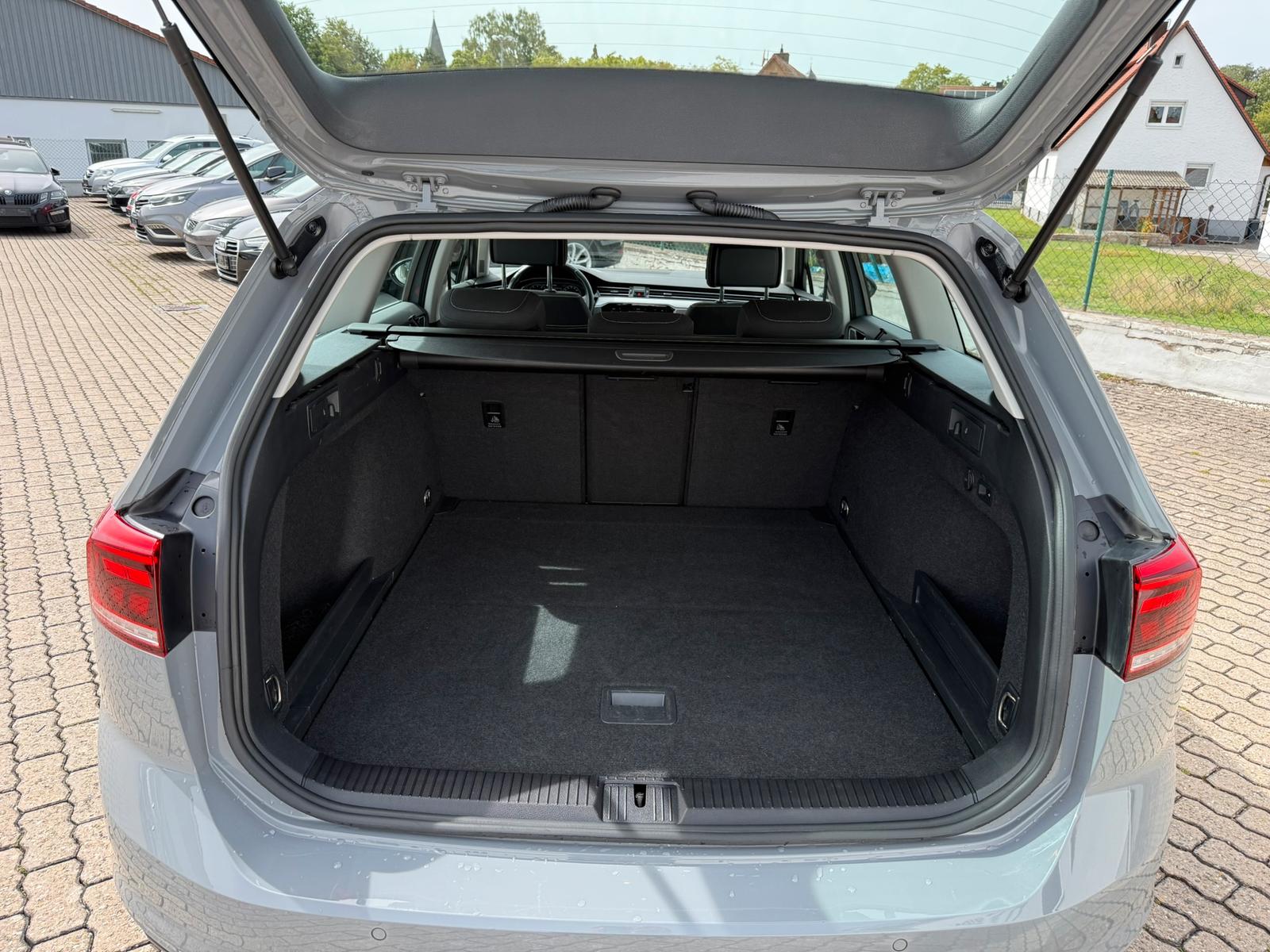 Volkswagen Passat Var. Business 2.0 TSI DSG AHK ACC APP NAV, миниатюра 15