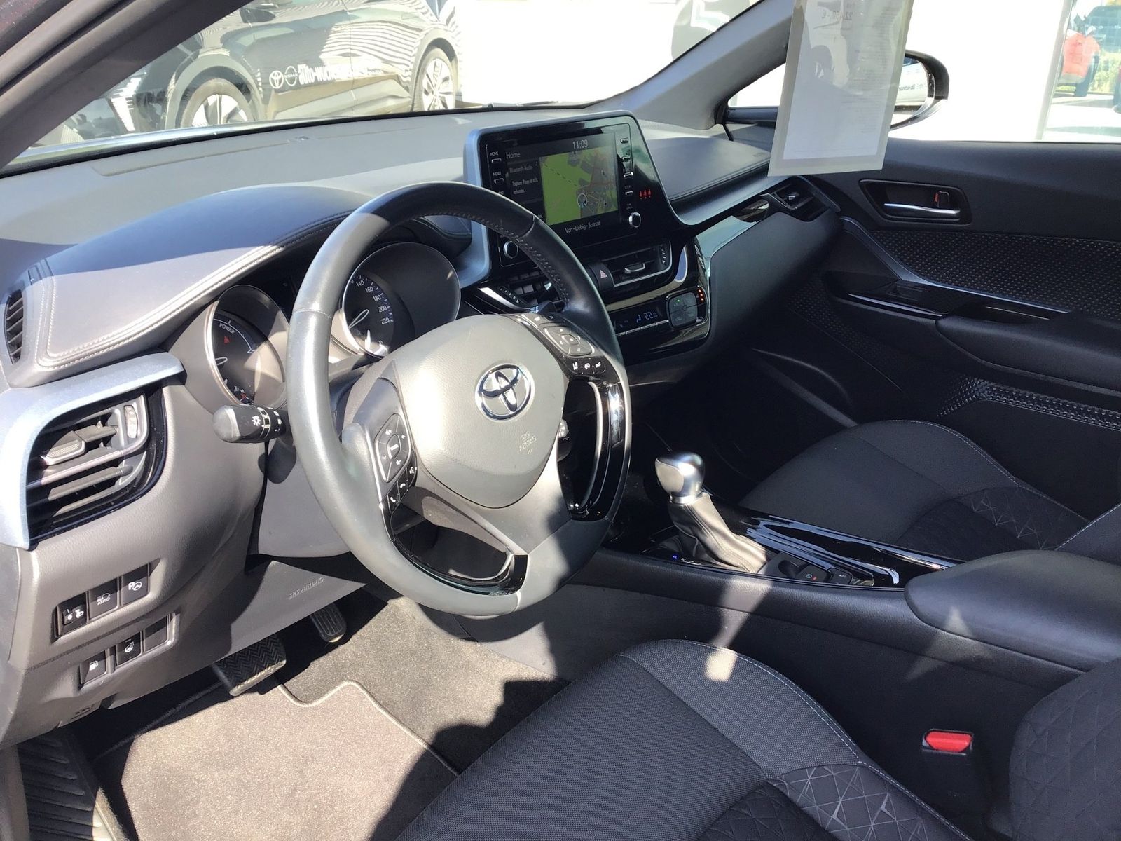 Fahrzeugabbildung Toyota C-HR 2.0 TEAM D 4X2/NAVI/SHZ/EPH/RFK/