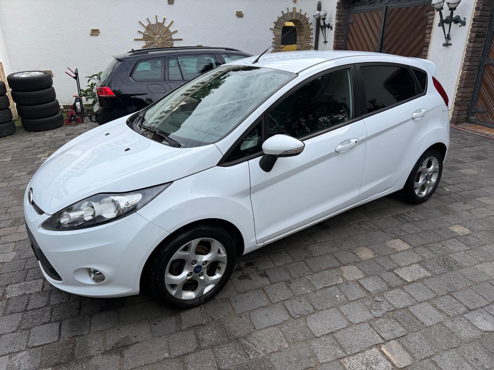 Ford Fiesta Titanium 5Türer 2Hd Klima ALU TÜV NEU TOP