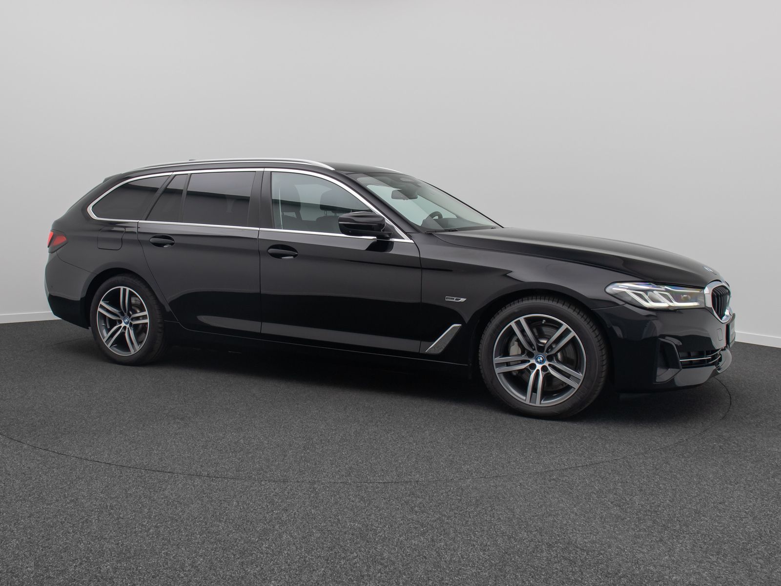 Fahrzeugabbildung BMW 520e  360° Laser HUD DAB H/K ACC Komfort Alarm