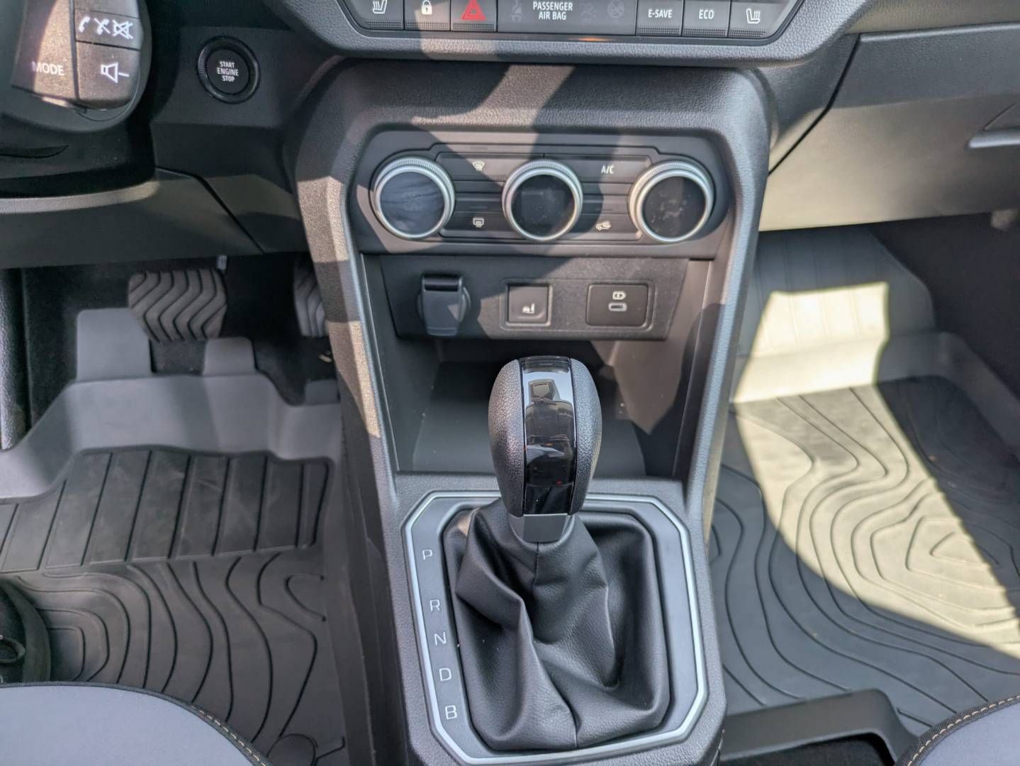 Fahrzeugabbildung Dacia Jogger Extreme+ HYBRID 140 7-Sitzer
