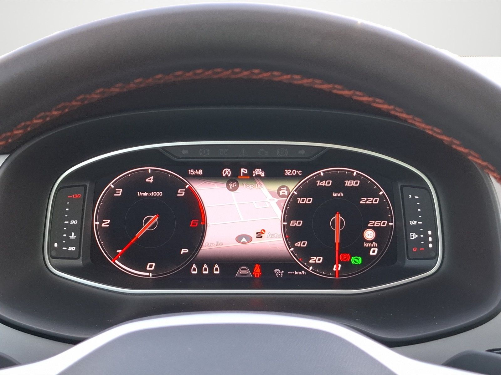 SEAT Ateca 2.0 TDI FR DSG / NAVI / AHK / LED / STHZG - Image 12