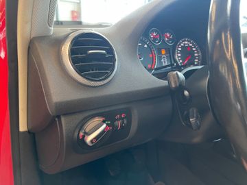 Audi A3 2.0 TDI Attraction*TÜV1226*Klima*Schiebedach