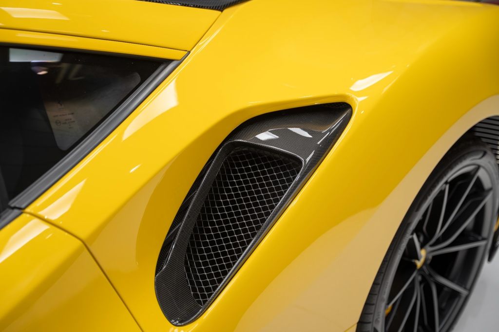 488 Pista Coupe YELLOW FULL CARBON FIBRE - Bild 9