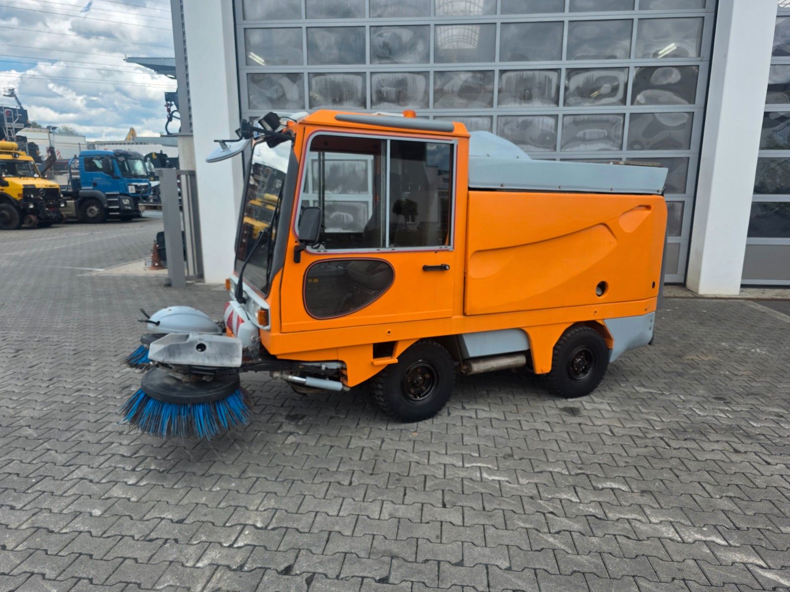 Fahrzeugabbildung Schmidt SK 153 SX / Kehrmaschine / 6.078h